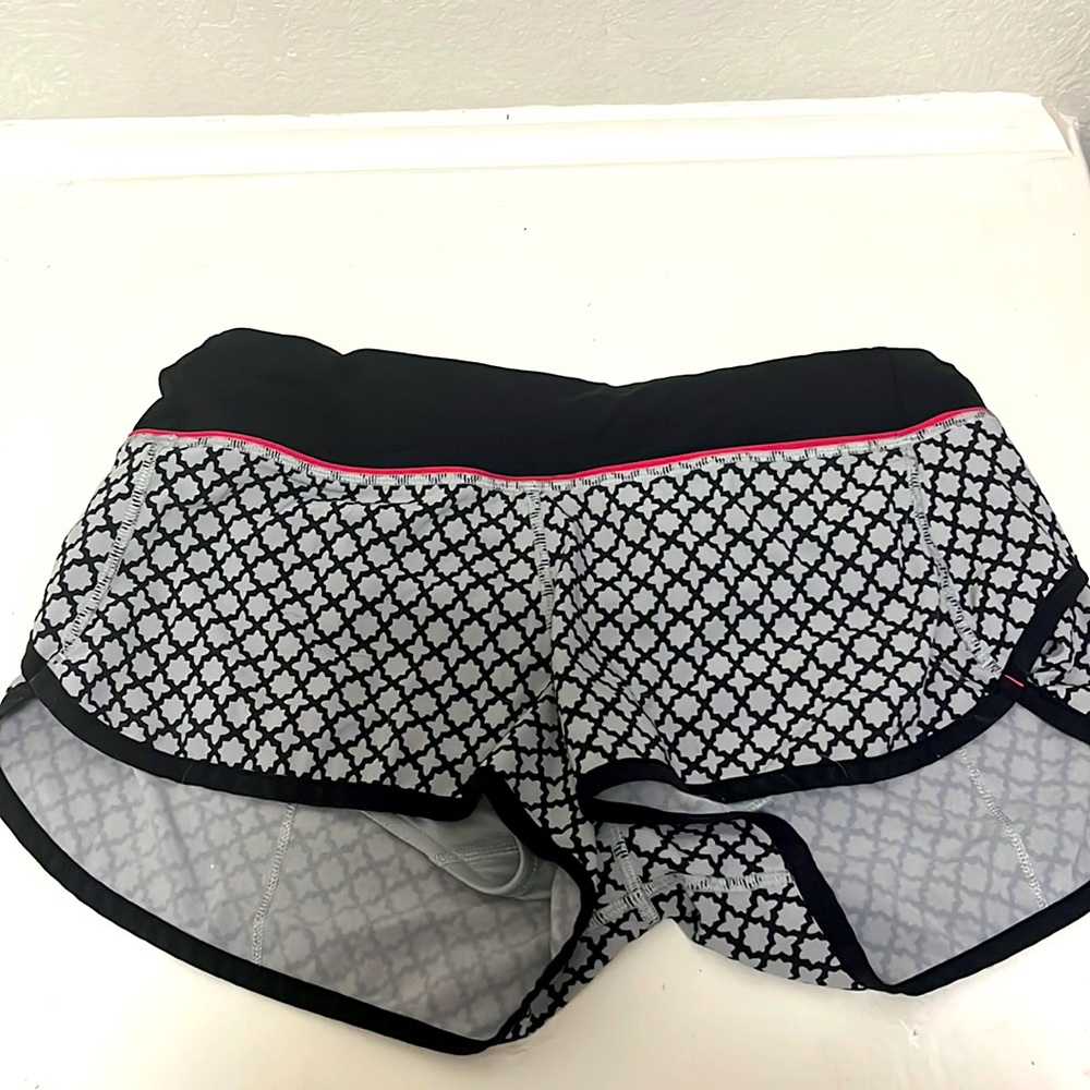 Lululemon Speed Up Shorts — Vintage!